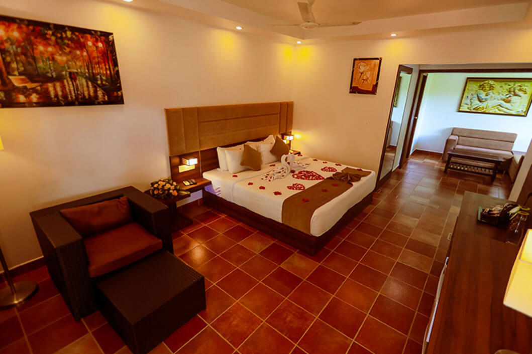 Luxury Resort In Athirappilly